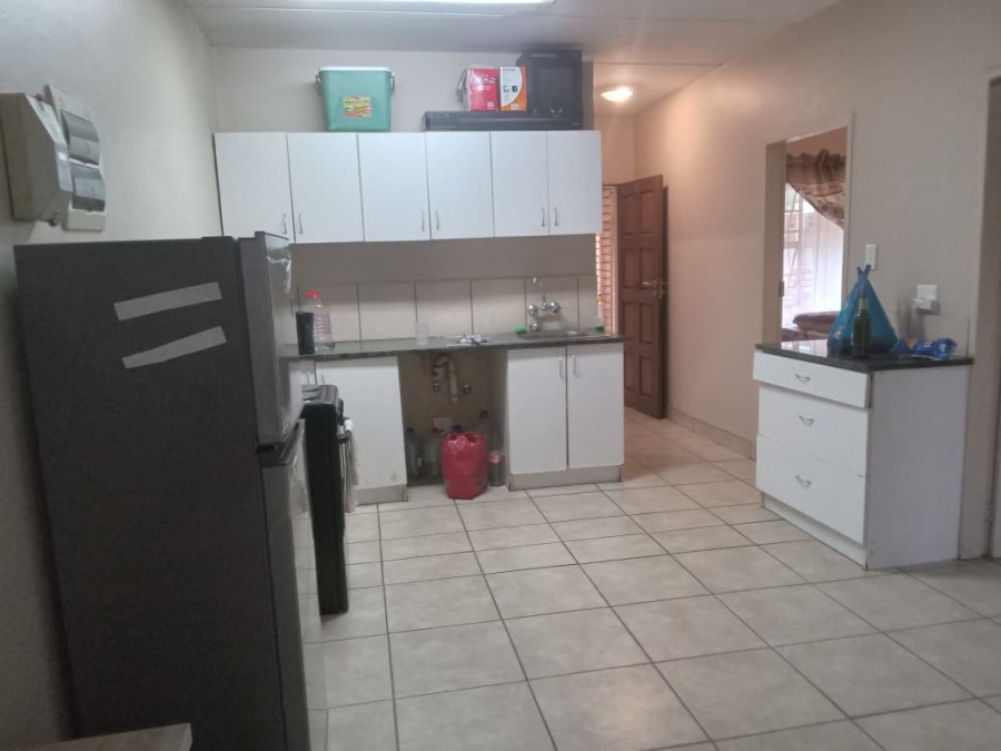 2 Bedroom Property for Sale in Rustenburg Central North West